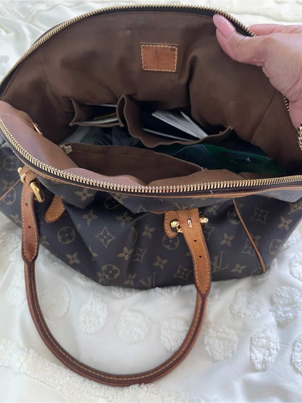 Louis Vuitton Monogram Canvas Shoulder Bag with Tan Trim - Picture 4 of 6